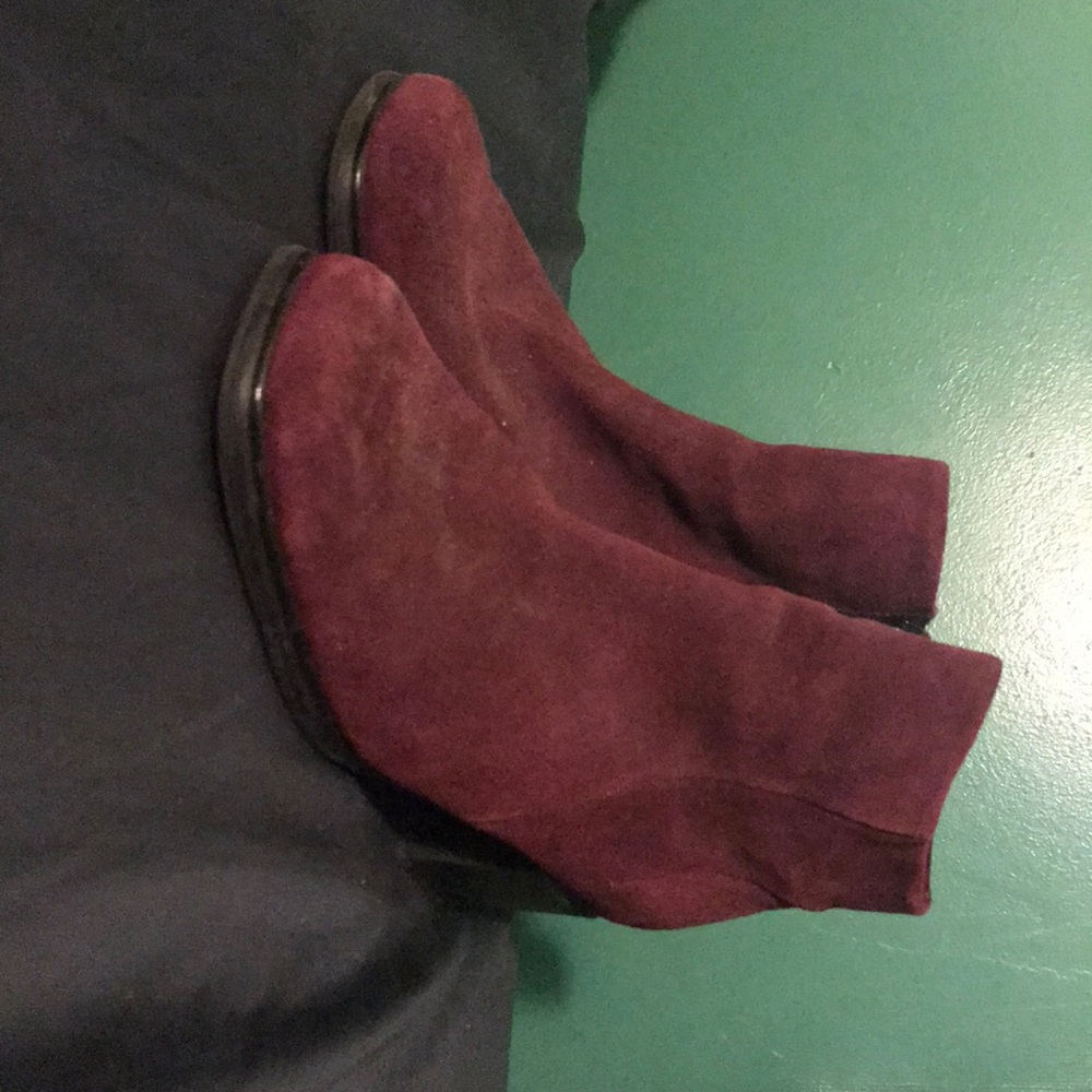 White Mountain maroon booties!